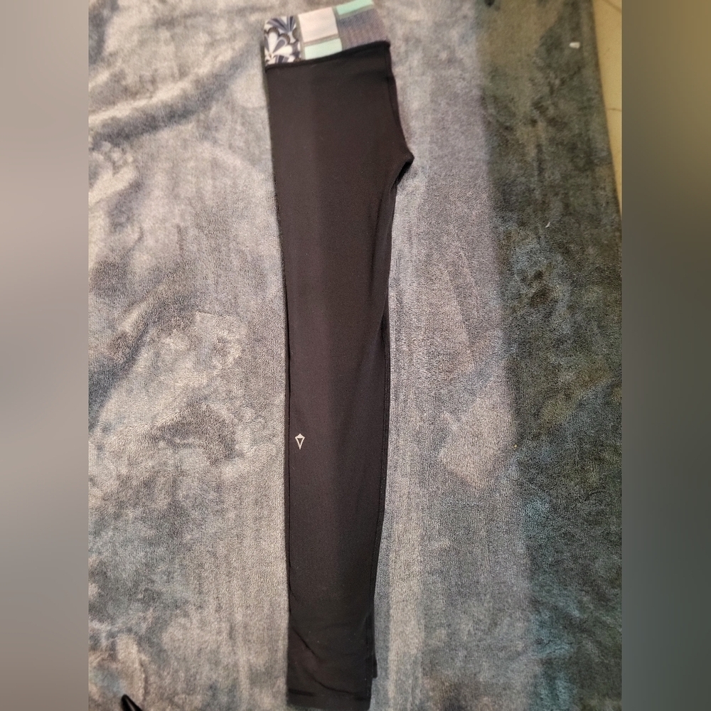 IVVIVA girl's Size 10 Athletic Pants.